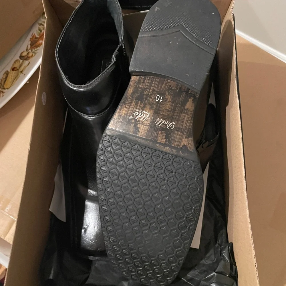 Men's Black Leather Square-Toe Ankle Boots